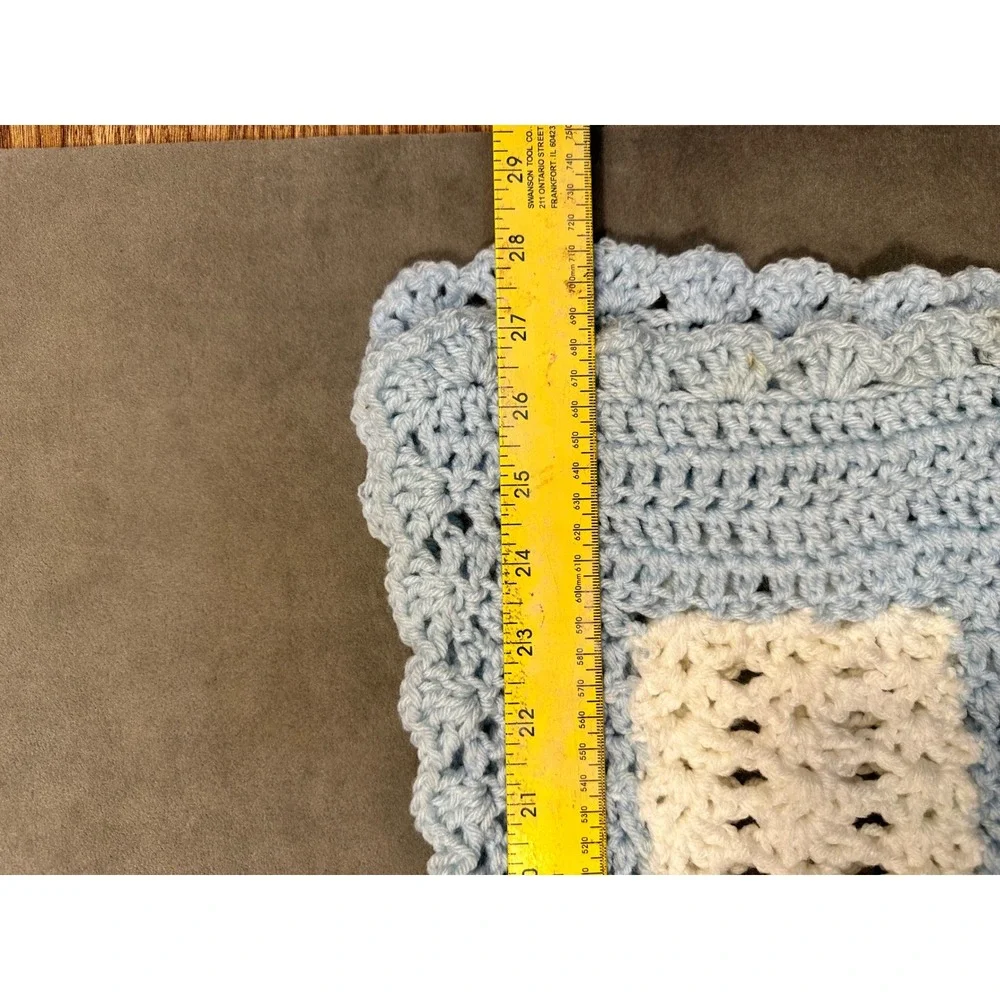 Handmade Crochet Baby Blanket Light Blue White Checkered Scalloped Edge 28x36‎